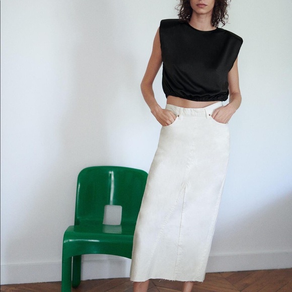 Zara shoulder pad satin top - Picture 2 of 3